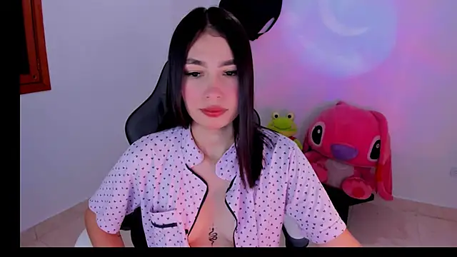Scarleth Ferrec online show from 8, 6, 2026