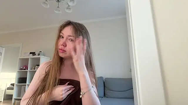 Snapshot of ValeryShine chatting on 19, 5, 2026 ValeryShine online show from 19, 5, 2026