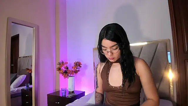 VenusStonee online show from 13, 5, 2026