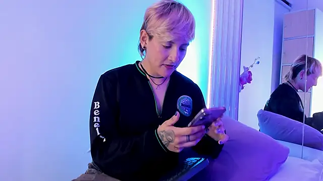 Snapshot of DannyRoudX chatting on 14, 6, 2026 DannyRoudX online show from 14, 6, 2026