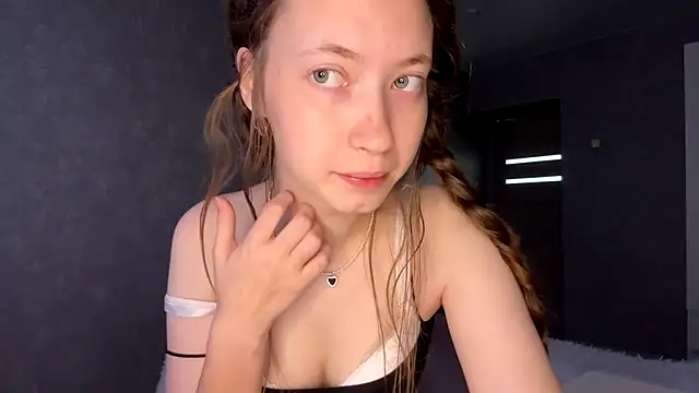 Emily Mur  online show from 3, 7, 2026