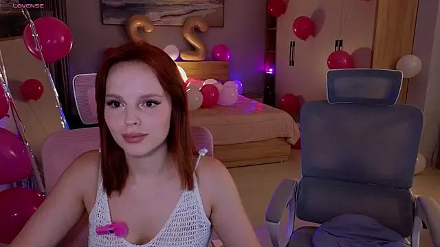 Snapshot of MoonkissGirls chatting on 14, 5, 2026 MoonkissGirls online show from 14, 5, 2026