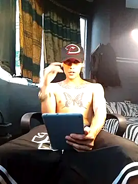 Snapshot of maxwell_crazy1 chatting on 13, 5, 2026 maxwell crazy1 online show from 13, 5, 2026
