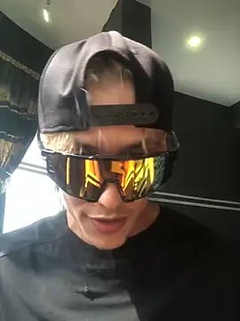 Snapshot of maxwell_crazy1 chatting on 14, 5, 2026 maxwell crazy1 online show from 14, 5, 2026