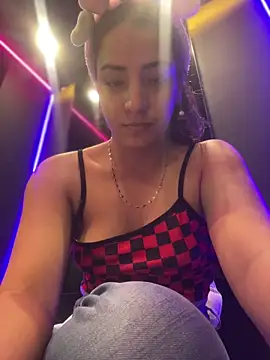 Bella-Saint online show from 25, 5, 2026
