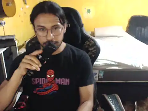 Snapshot of Kravensini chatting on 15, 6, 2026 Kravensini online show from 15, 6, 2026