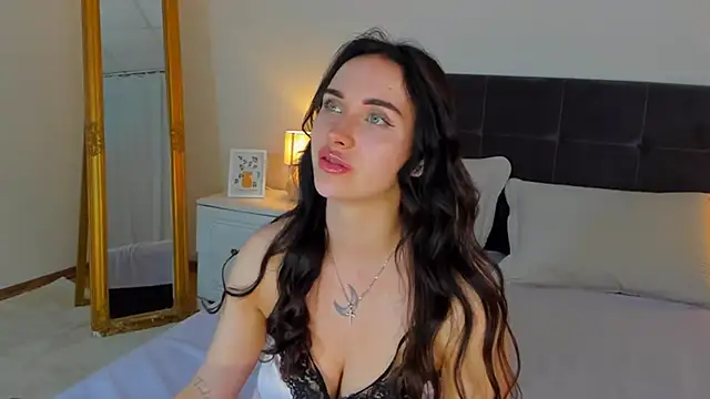Snapshot of KellyWhites chatting on 5, 6, 2026 KellyWhites online show from 5, 6, 2026