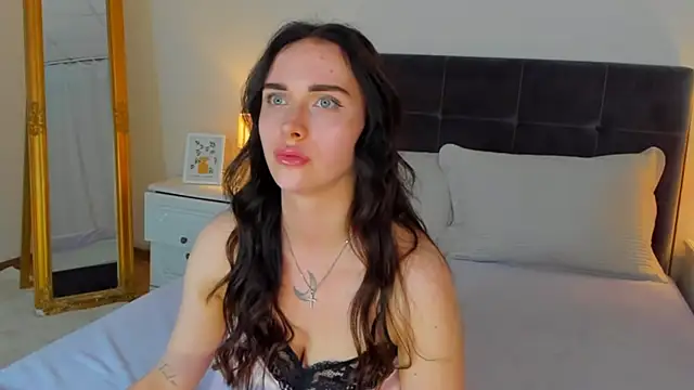 Snapshot of KellyWhites chatting on 13, 6, 2026 KellyWhites online show from 13, 6, 2026