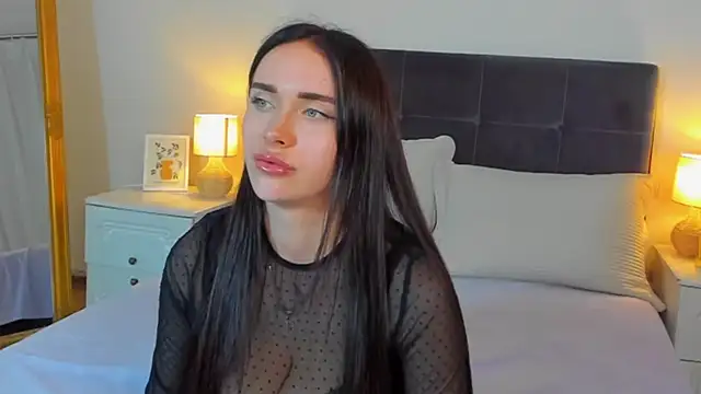 Snapshot of KellyWhites chatting on 7, 7, 2026 KellyWhites online show from 7, 7, 2026