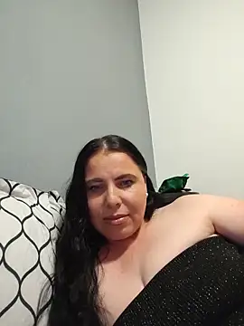 Angel and Devil couple online show from 1, 6, 2026