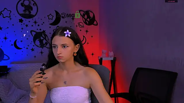 caroline honeyy online show from 13, 7, 2026