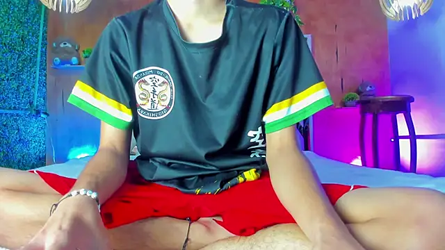 Snapshot of leonix_love chatting on 5, 6, 2026 leonix love online show from 5, 6, 2026