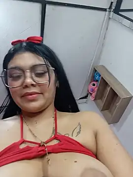 Snapshot of luxuryluna chatting on 25, 6, 2026 luxuryluna online show from 25, 6, 2026