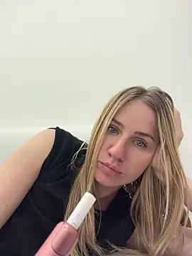 Snapshot of AnnaMist_ chatting on 22, 5, 2026 AnnaMist online show from 22, 5, 2026