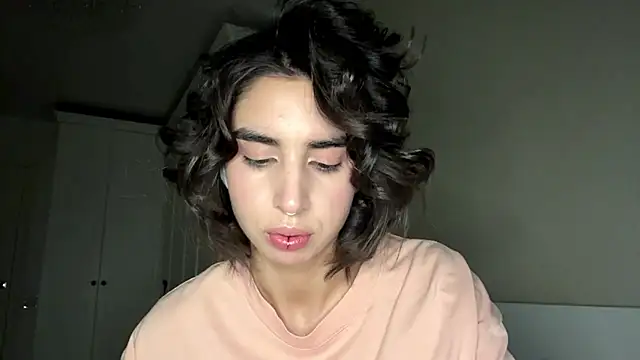 JessiaRuezga online show from 18, 5, 2026