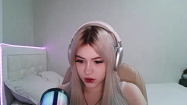Snapshot of lettiegray chatting on 19, 5, 2026 lettiegray online show from 19, 5, 2026