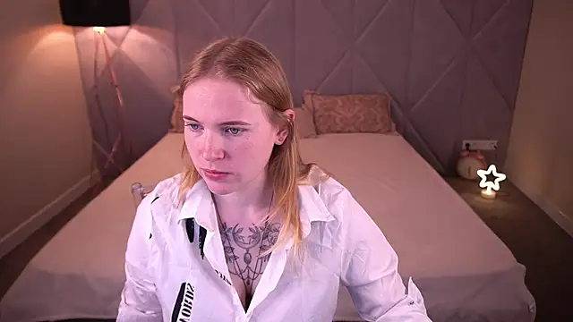 NikkyReyyy online show from 25, 5, 2026