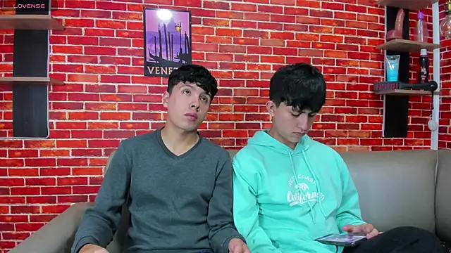 Hoot boyss  online show from 22, 5, 2026
