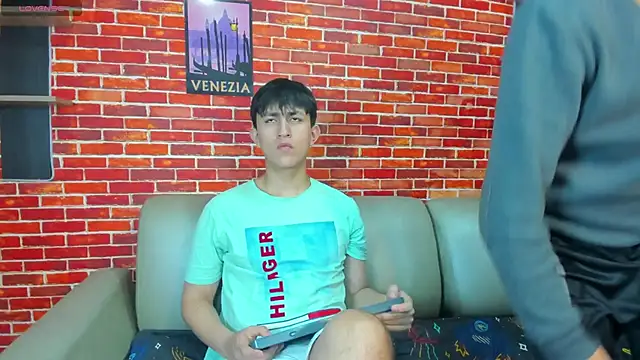 Hoot boyss  online show from 23, 5, 2026
