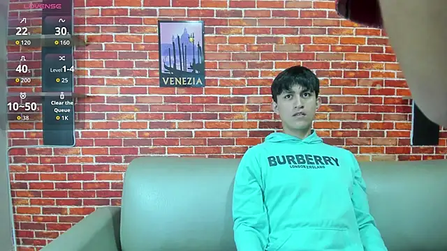 Hoot boyss  online show from 28, 5, 2026