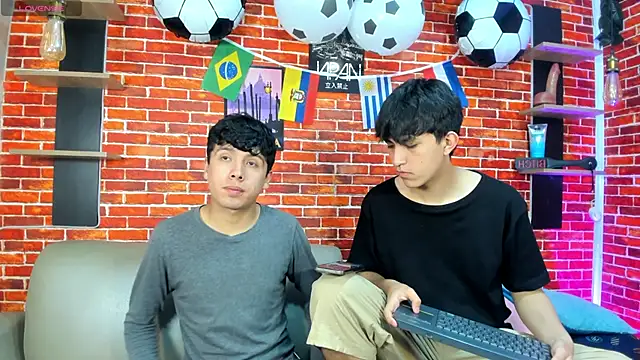 Hoot boyss  online show from 17, 6, 2026