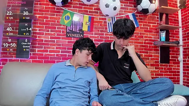 Hoot boyss  online show from 22, 6, 2026