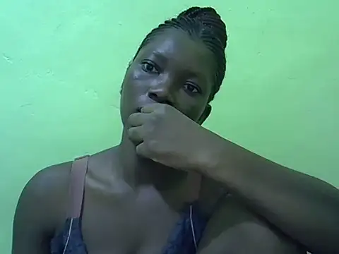 Snapshot of Sweet-Lynn chatting on 8, 6, 2026 Sweet-Lynn online show from 8, 6, 2026