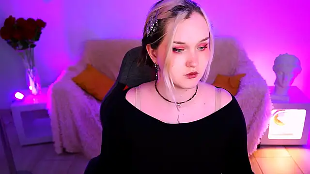 ViolettWoods online show from 3, 6, 2026