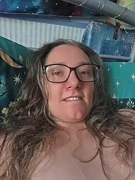 Izzylove47 online show from 26, 6, 2026