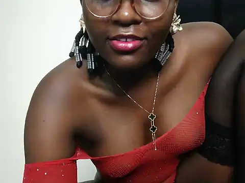 Snapshot of GoldenZuri chatting on 24, 6, 2026 GoldenZuri online show from 24, 6, 2026