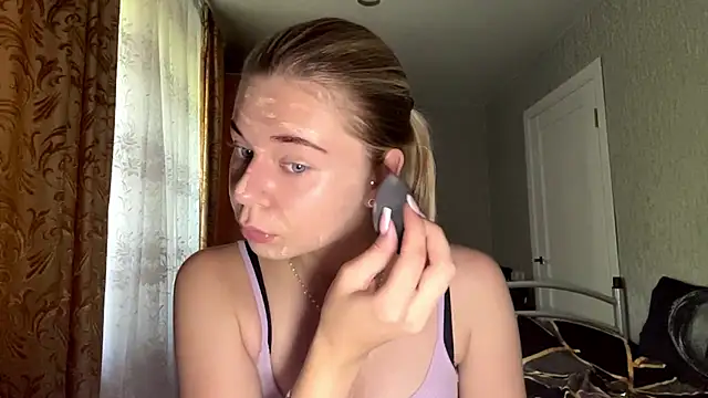 Snapshot of HoneysPiee chatting on 8, 7, 2026 HoneysPiee online show from 8, 7, 2026