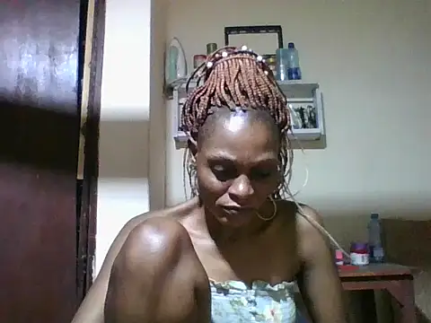 Snapshot of Ebonyqueen4 chatting on 21, 5, 2026 Ebonyqueen4 online show from 21, 5, 2026