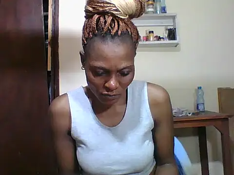 Snapshot of Ebonyqueen4 chatting on 4, 6, 2026 Ebonyqueen4 online show from 4, 6, 2026