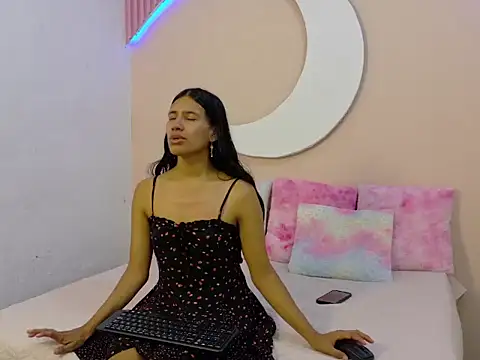 SamanthaLaurent online show from 6, 7, 2026