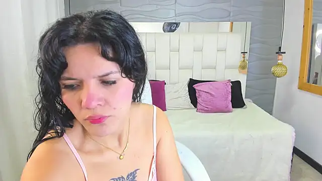 Lia  Kalifa online show from 2, 7, 2026