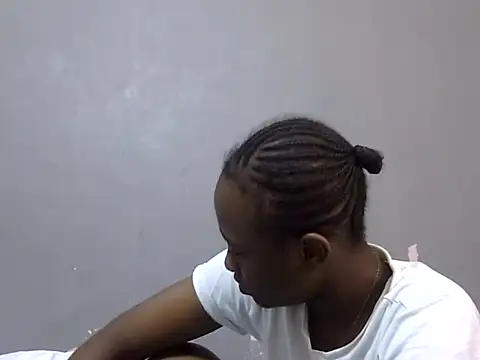 Snapshot of Petite_Ebony10 chatting on 10, 6, 2026 Petite Ebony10 online show from 10, 6, 2026