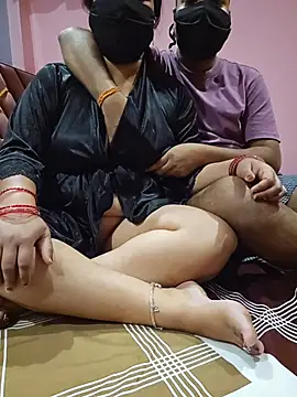 Snapshot of DesiPinkCouple chatting on 25, 5, 2026 DesiPinkCouple online show from 25, 5, 2026