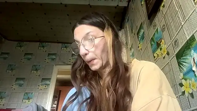 SparkleJebb online show from 7, 6, 2026