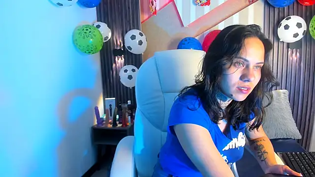 MadisonYoung000 online show from 23, 6, 2026