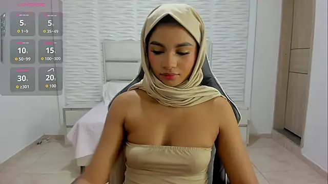 Snapshot of Layla_irfan chatting on 19, 6, 2026 Layla irfan online show from 19, 6, 2026