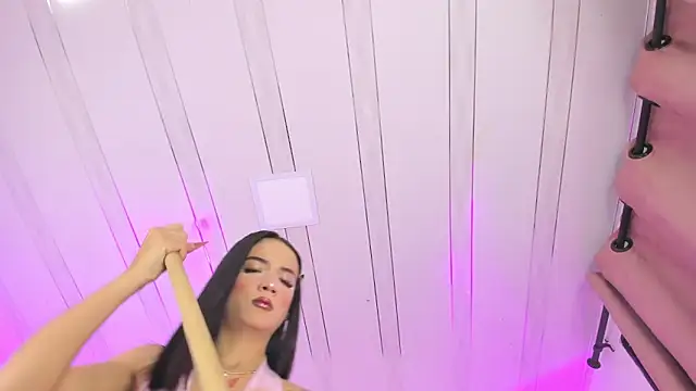 sophie Laurent online show from 11, 6, 2026