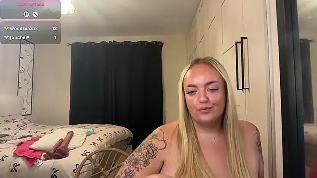 CurvyWetWife online show from 7, 7, 2026