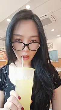 Snapshot of lylxili chatting on 17, 6, 2026 lylxili online show from 17, 6, 2026