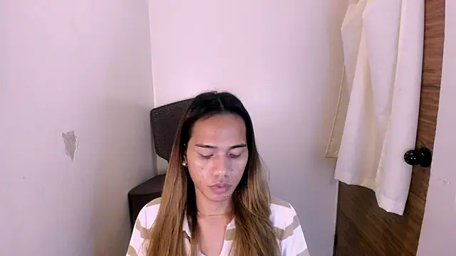 hugecock kate online show from 23, 6, 2026