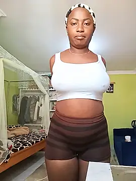 AshantiLuxx online show from 24, 6, 2026