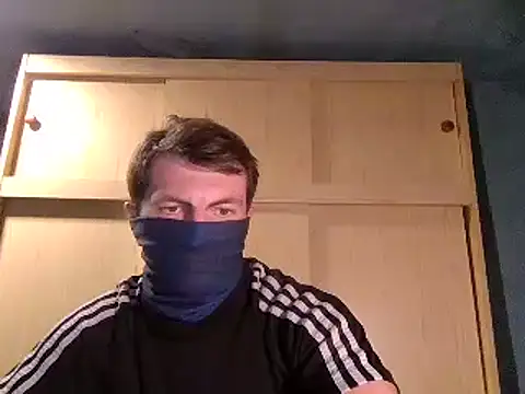 Snapshot of beuker22 chatting on 3, 8, 2026 beuker22 online show from 3, 8, 2026