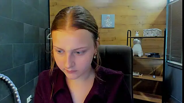 LauraaJohnson online show from 20, 5, 2026