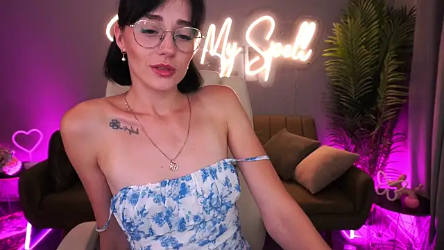 EviiLune online show from 31, 7, 2026