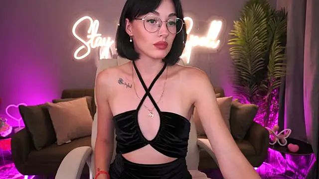 EviiLune online show from 2, 8, 2026