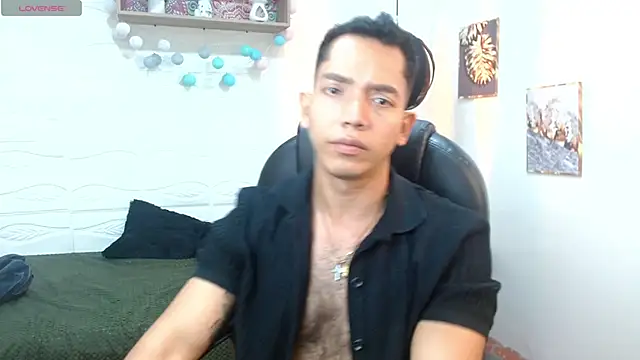 Snapshot of paul_cros chatting on 4, 6, 2026 paul cros online show from 4, 6, 2026